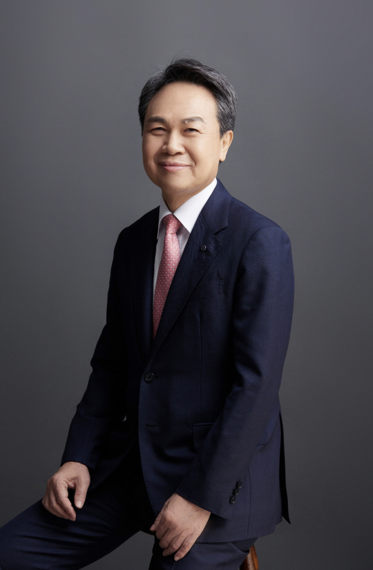 진옥동 신한금융 회장. 신한금융 제공.